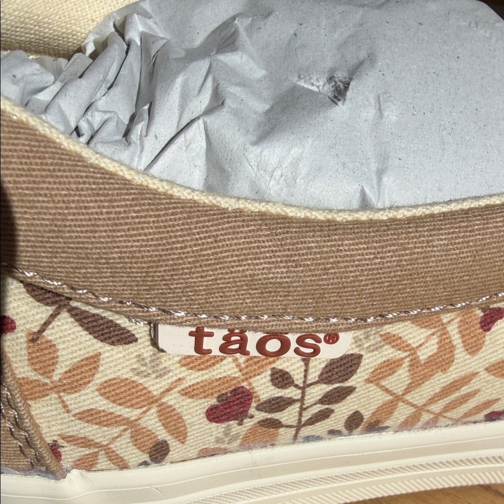 NWT: Taos Footwear Beige Floral Slip-On Sneakers - Picture 2 of 6